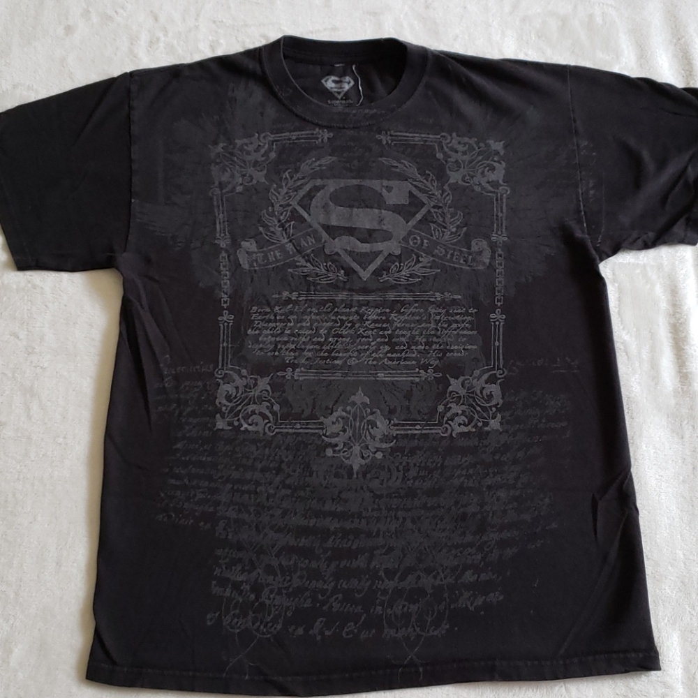 Men's Medium Superman graphic tee